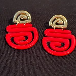 Avon 1992 Gold Tone Red Lucite Contemporary Dangle Pierced Earrings
